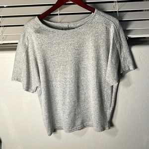 Daisy Fuentes gray M top